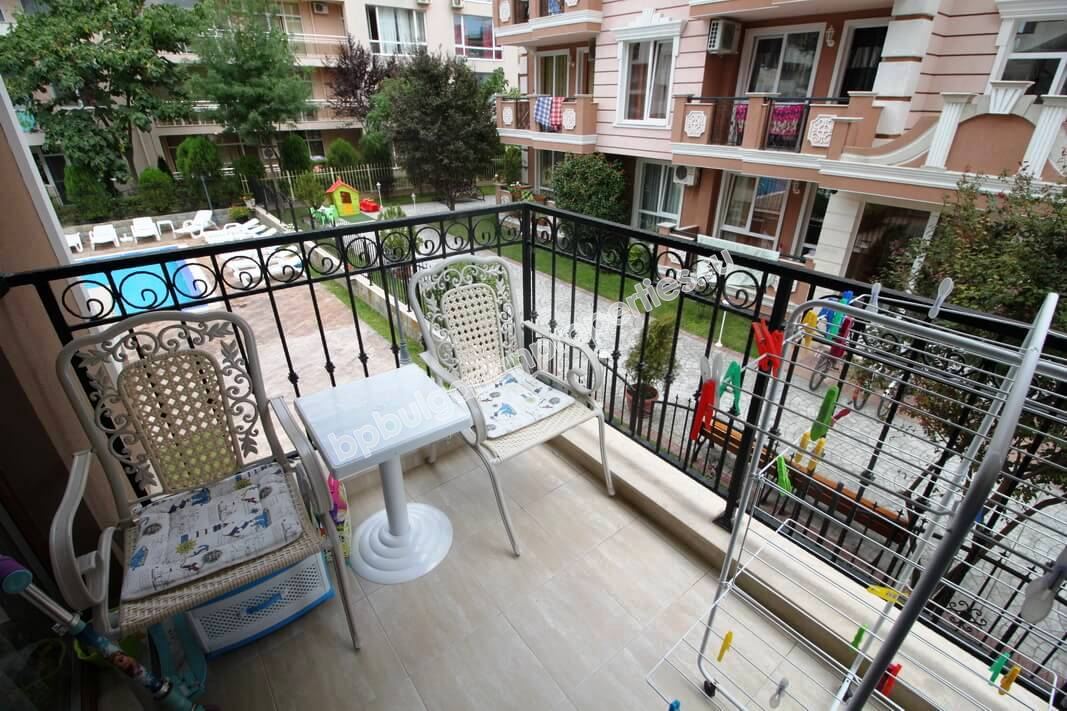 Меблированная двухкомнатная квартира на продажу в курорте Солнечный Берег