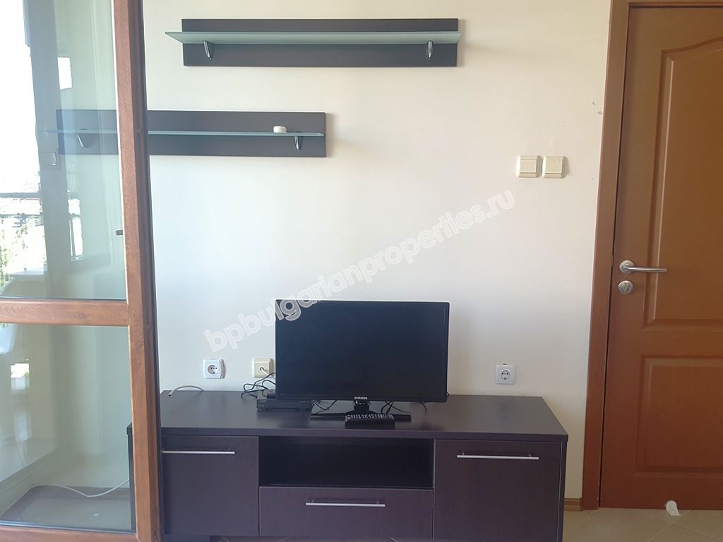 Меблированная двухкомнатная квартира на продажу в курорте Солнечный Берег