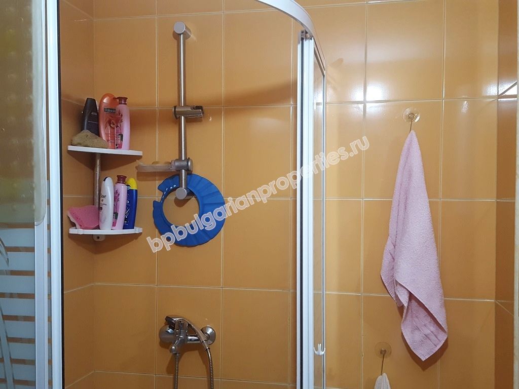 Меблированная двухкомнатная квартира на продажу близко к морю в курорте Солнечный Берег