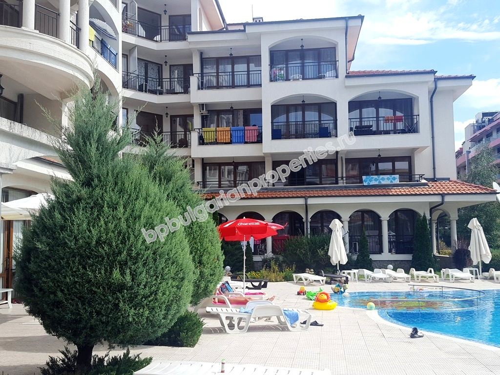 Меблированная двухкомнатная квартира на продажу близко к морю в курорте Солнечный Берег