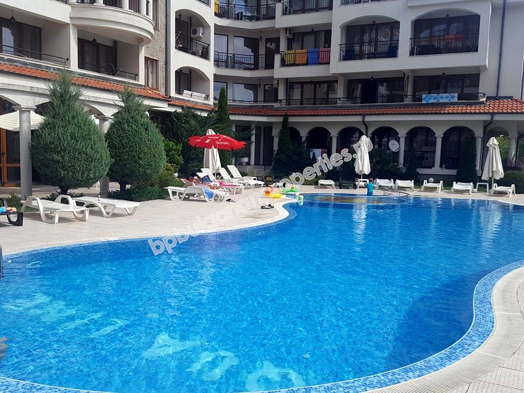 Меблированная двухкомнатная квартира на продажу близко к морю в курорте Солнечный Берег