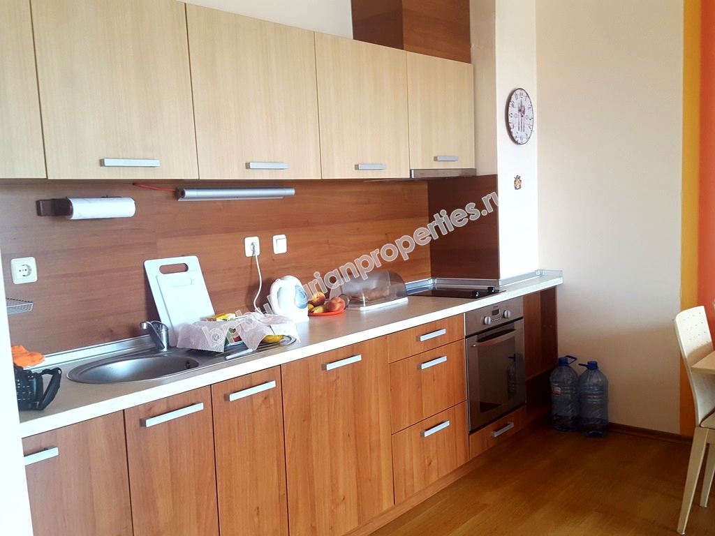 Меблированная двухкомнатная квартира на продажу близко к морю в курорте Солнечный Берег