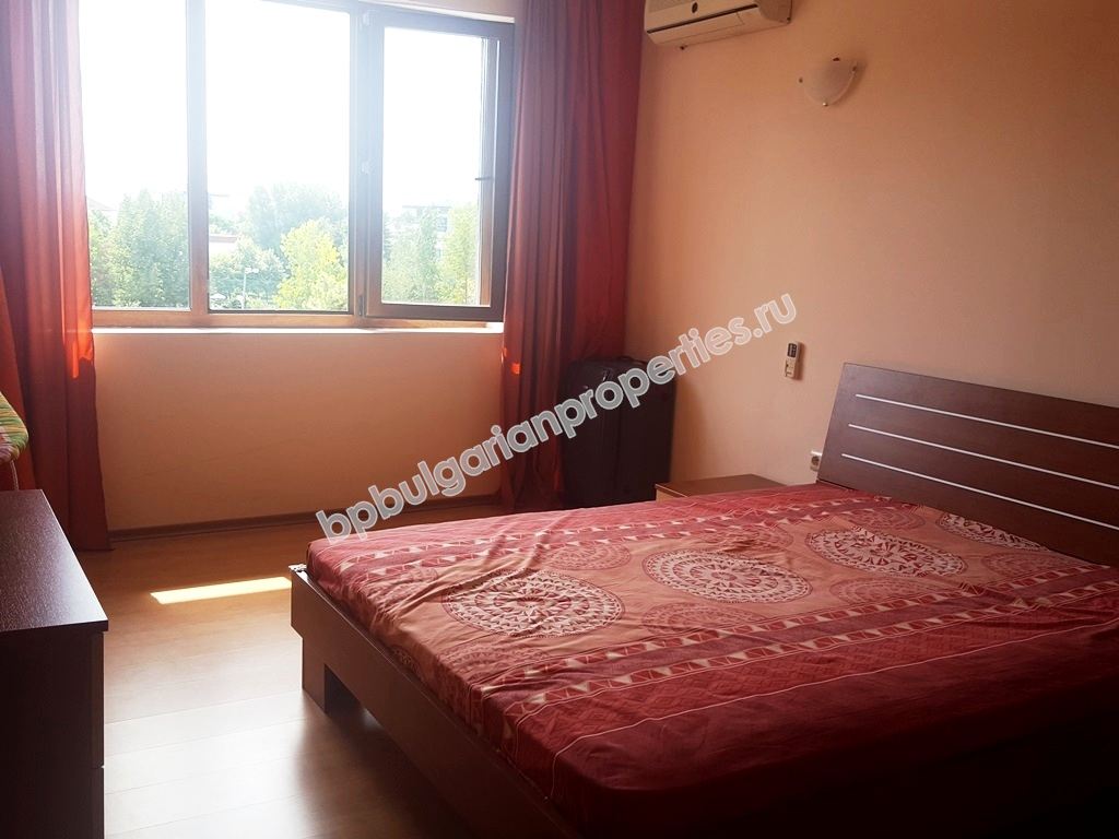 Меблированная двухкомнатная квартира на продажу близко к морю в курорте Солнечный Берег