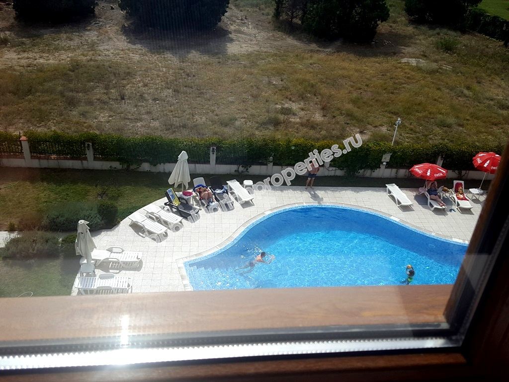 Меблированная двухкомнатная квартира на продажу близко к морю в курорте Солнечный Берег