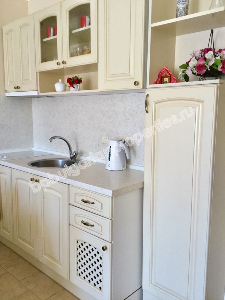 Двухкомнатная меблированная квартира на продажу в комплексе-люкс на первой линии в Елените Двухкомнатная меблированная квартира на продажу в комплексе-люкс на первой линии в Елените