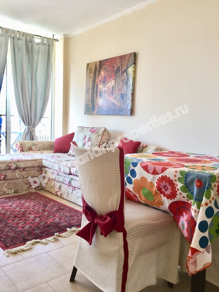 Двухкомнатная меблированная квартира на продажу в комплексе-люкс на первой линии в Елените Двухкомнатная меблированная квартира на продажу в комплексе-люкс на первой линии в Елените