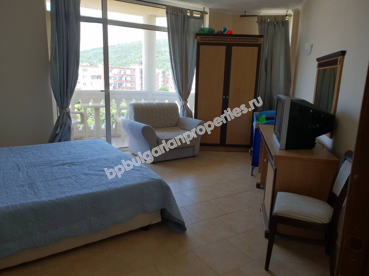 Двухкомнатная меблированная квартира на продажу в комплексе-люкс на первой линии в Елените Двухкомнатная меблированная квартира на продажу в комплексе-люкс на первой линии в Елените