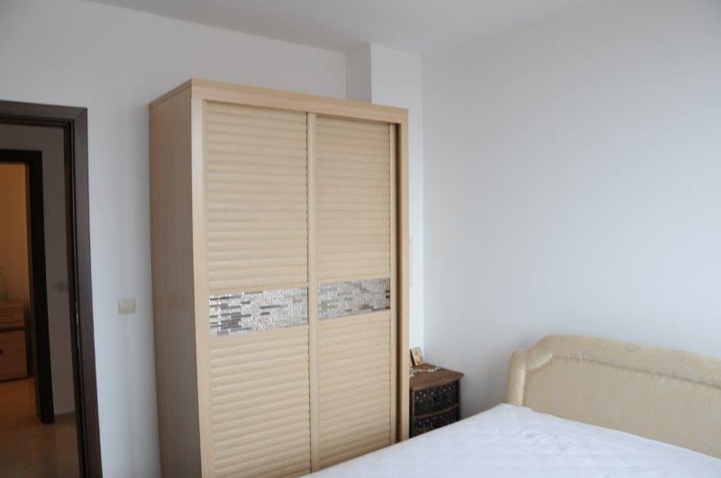 Меблированная квартира с частичным видом на море в комплексе Риф-2