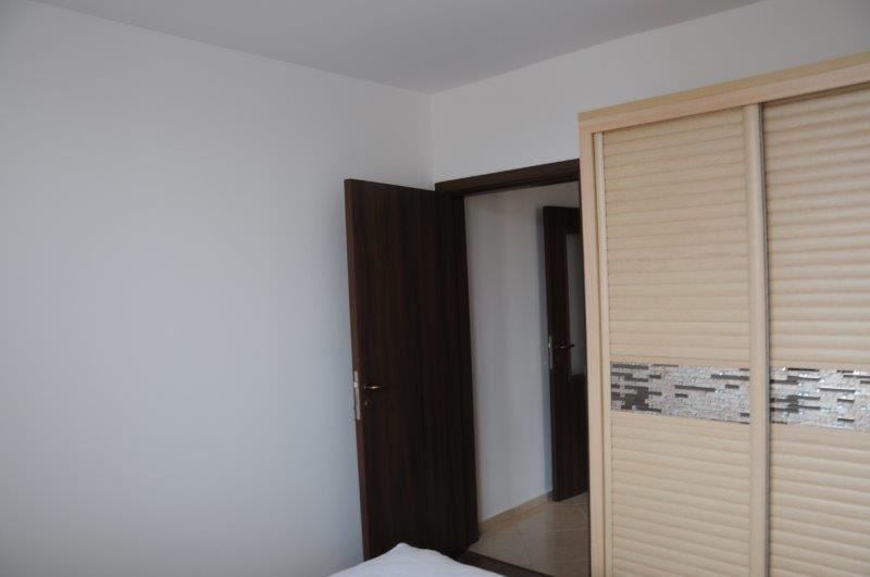 Меблированная квартира с частичным видом на море в комплексе Риф-2