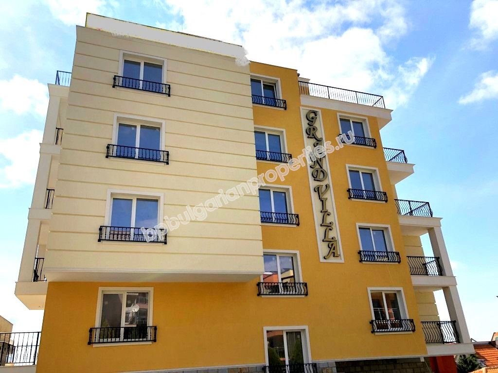 Новый жилой комплекс с бассейном близко от моря в Святом Власе Новый жилой комплекс с бассейном близко от моря в Святом Власе