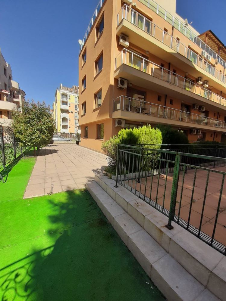 Дешевая меблированная студия в центральной части Солнечного Берега Дешевая меблированная студия в центральной части Солнечного Берега