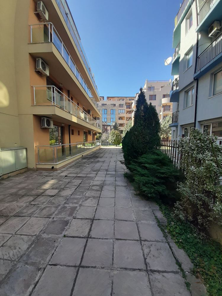 Дешевая меблированная студия в центральной части Солнечного Берега Дешевая меблированная студия в центральной части Солнечного Берега