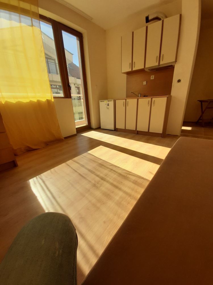 Дешевая меблированная студия в центральной части Солнечного Берега Дешевая меблированная студия в центральной части Солнечного Берега