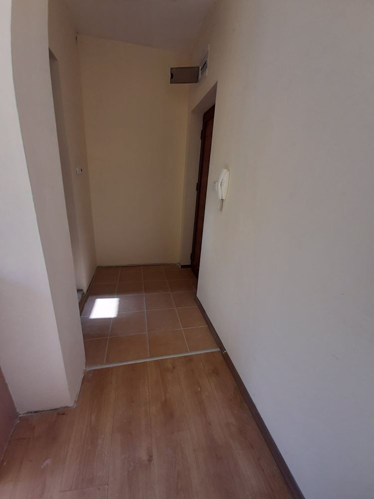 Дешевая меблированная студия в центральной части Солнечного Берега Дешевая меблированная студия в центральной части Солнечного Берега