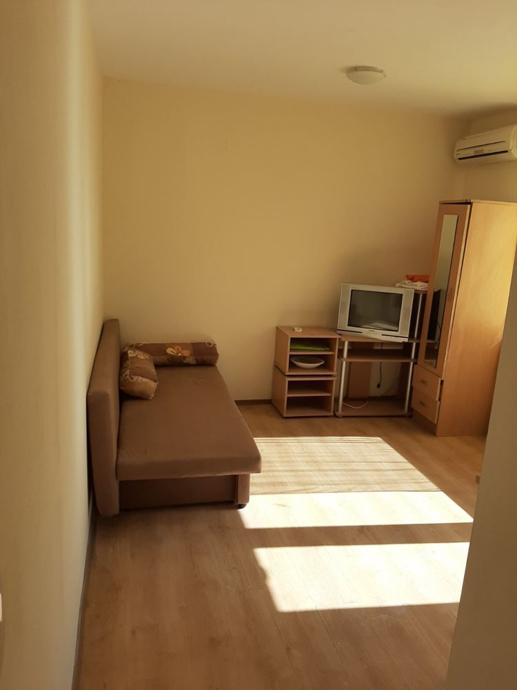 Дешевая меблированная студия в центральной части Солнечного Берега Дешевая меблированная студия в центральной части Солнечного Берега