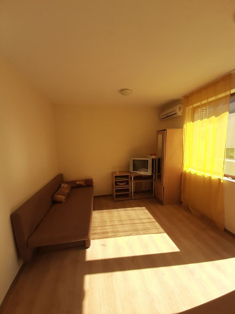 Дешевая меблированная студия в центральной части Солнечного Берега Дешевая меблированная студия в центральной части Солнечного Берега