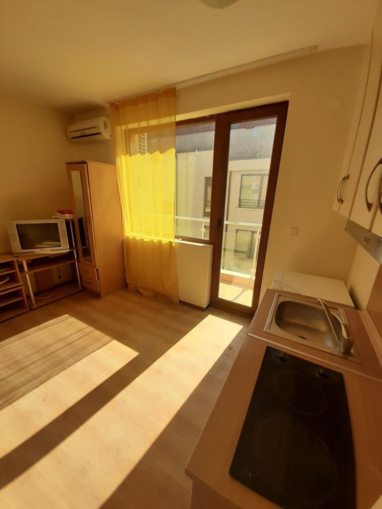 Дешевая меблированная студия в центральной части Солнечного Берега Дешевая меблированная студия в центральной части Солнечного Берега