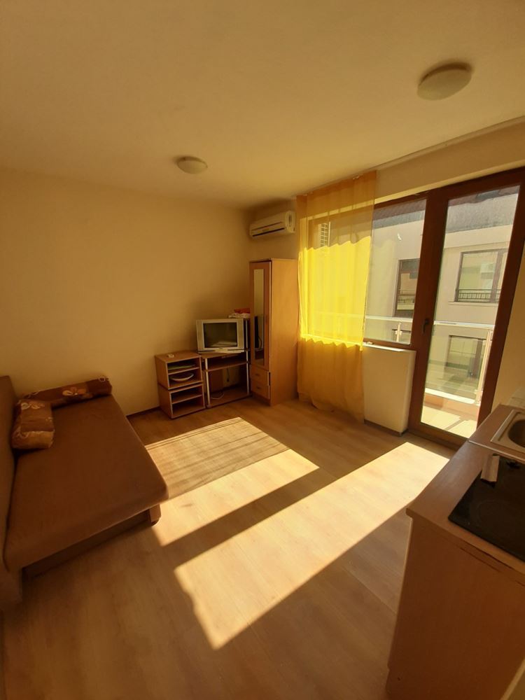 Дешевая меблированная студия в центральной части Солнечного Берега Дешевая меблированная студия в центральной части Солнечного Берега