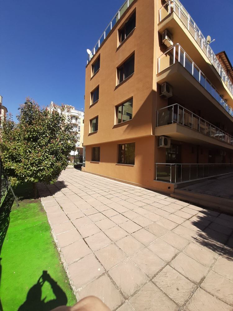 Дешевая меблированная студия в центральной части Солнечного Берега Дешевая меблированная студия в центральной части Солнечного Берега