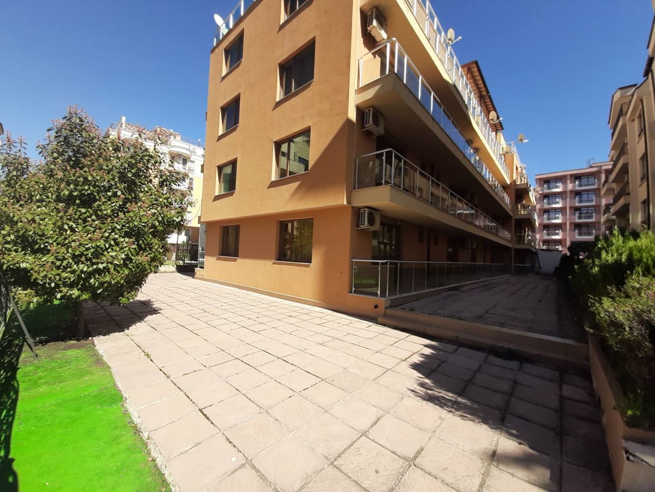 Дешевая меблированная студия в центральной части Солнечного Берега Дешевая меблированная студия в центральной части Солнечного Берега