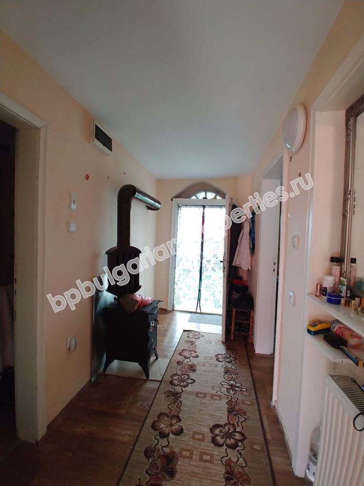 Двухэтажный дом с участком в 20 км от Бургаса и моря Двухэтажный дом с участком в 20 км от Бургаса и моря