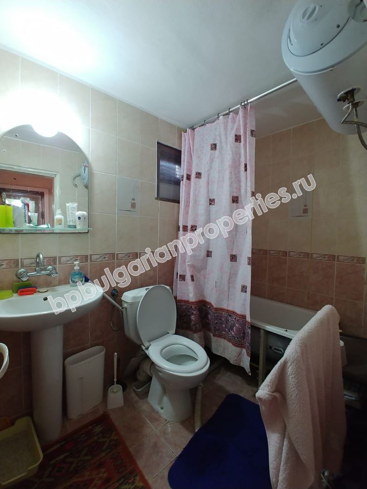 Двухэтажный дом с участком в 20 км от Бургаса и моря Двухэтажный дом с участком в 20 км от Бургаса и моря