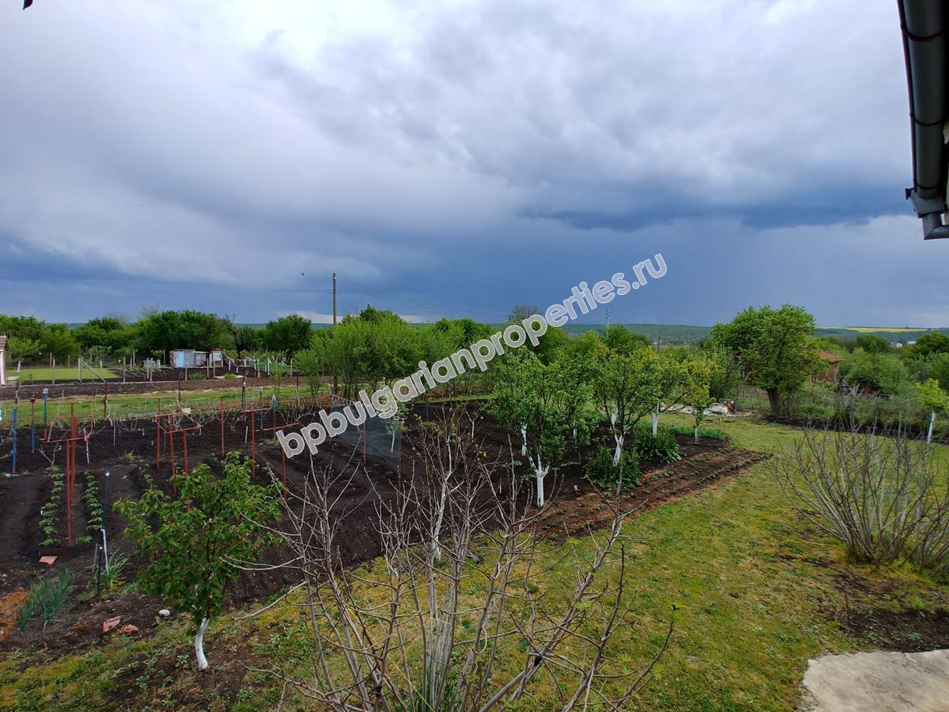 Двухэтажный дом с участком в 20 км от Бургаса и моря Двухэтажный дом с участком в 20 км от Бургаса и моря