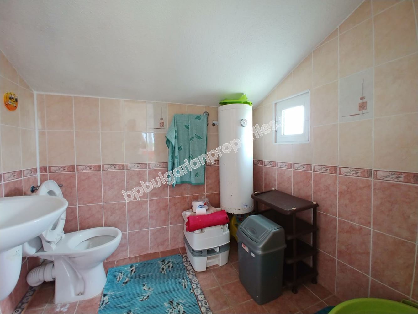 Двухэтажный дом с участком в 20 км от Бургаса и моря Двухэтажный дом с участком в 20 км от Бургаса и моря