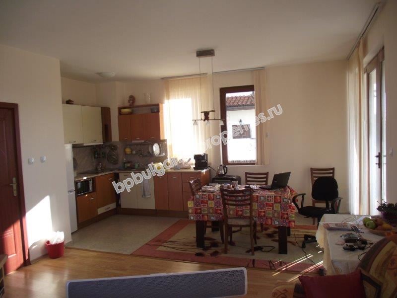 Двухэтажный дом в черте города Бургаса Двухэтажный дом в черте города Бургаса