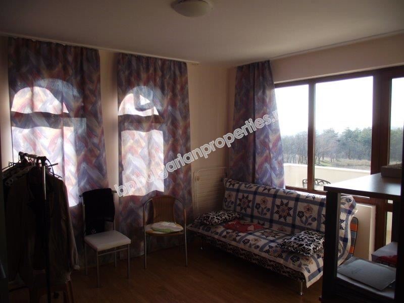 Двухэтажный дом в черте города Бургаса Двухэтажный дом в черте города Бургаса