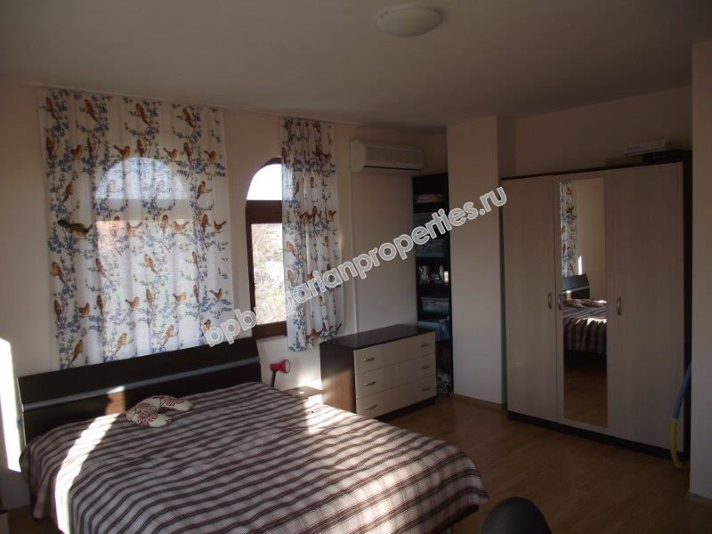 Двухэтажный дом в черте города Бургаса Двухэтажный дом в черте города Бургаса