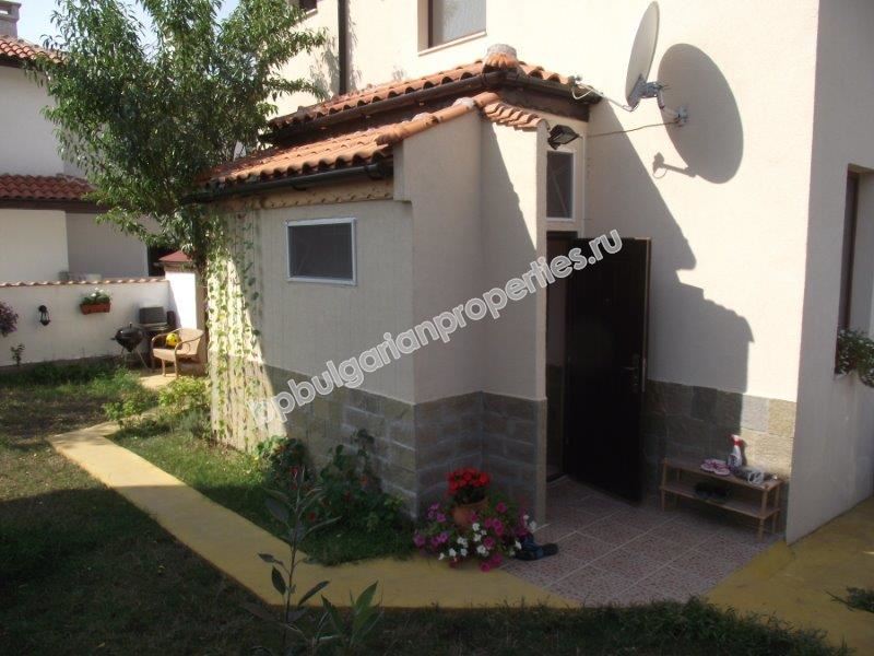 Двухэтажный дом в черте города Бургаса Двухэтажный дом в черте города Бургаса