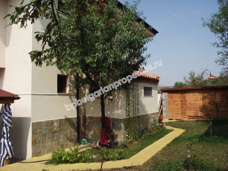 Двухэтажный дом в черте города Бургаса Двухэтажный дом в черте города Бургаса