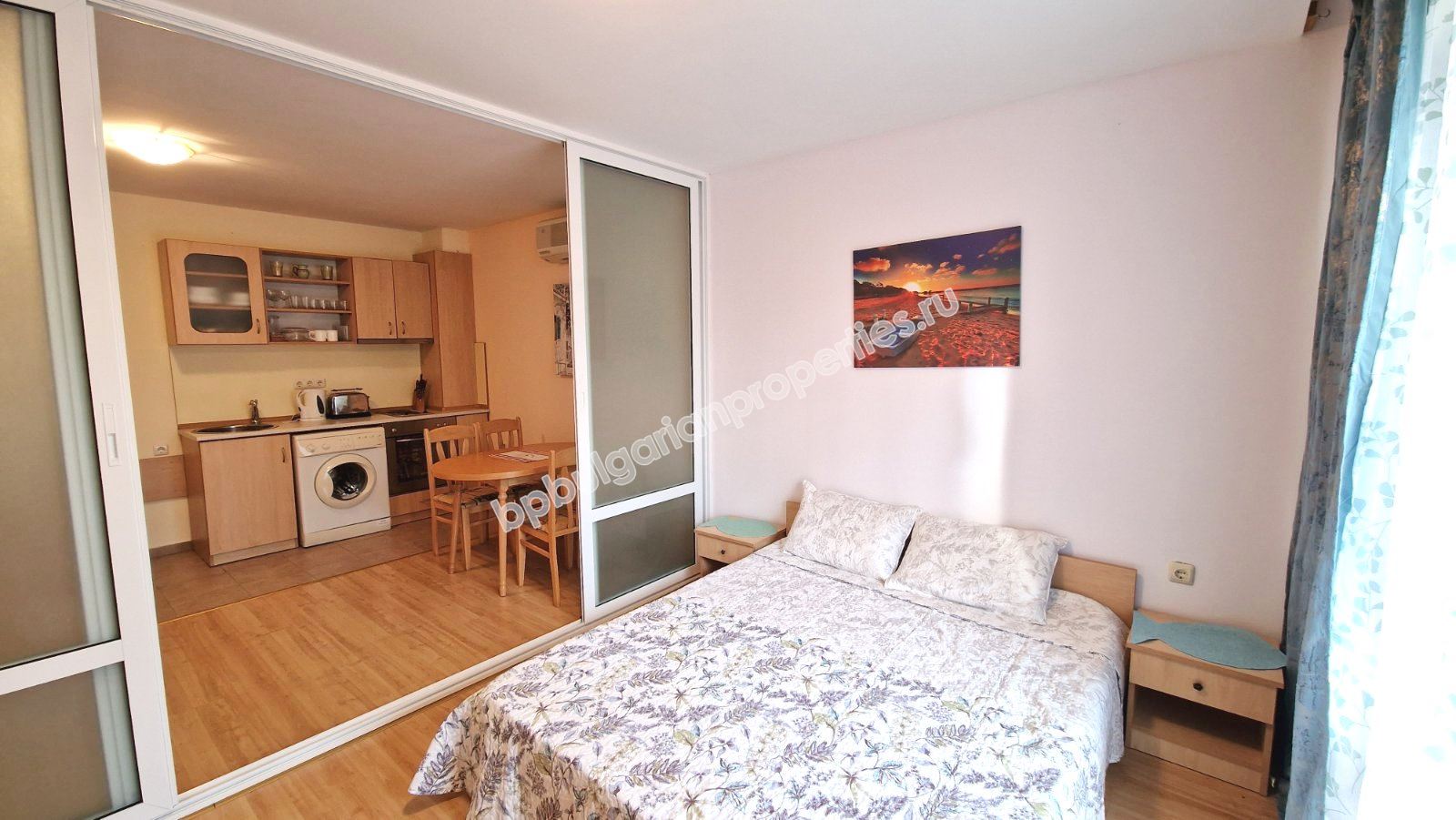 Трехкомнатная меблированная квартира в закрытом комплексе близко от моря Трехкомнатная меблированная квартира в закрытом комплексе близко от моря