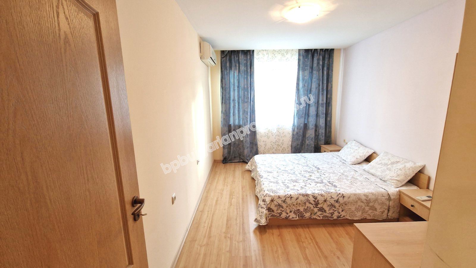 Трехкомнатная меблированная квартира в закрытом комплексе близко от моря Трехкомнатная меблированная квартира в закрытом комплексе близко от моря