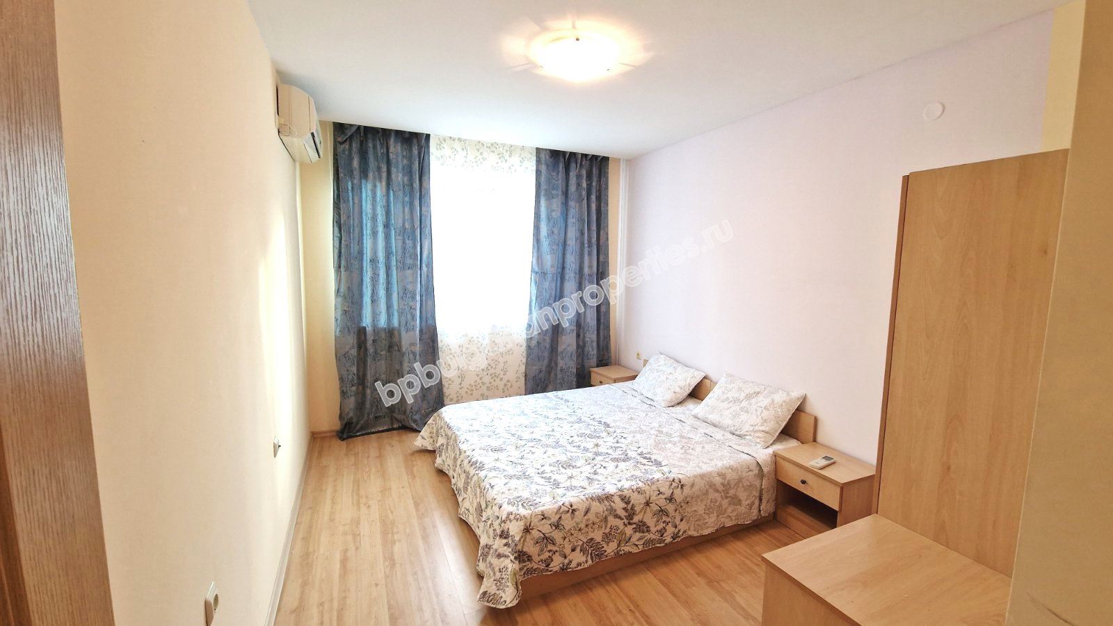 Трехкомнатная меблированная квартира в закрытом комплексе близко от моря Трехкомнатная меблированная квартира в закрытом комплексе близко от моря