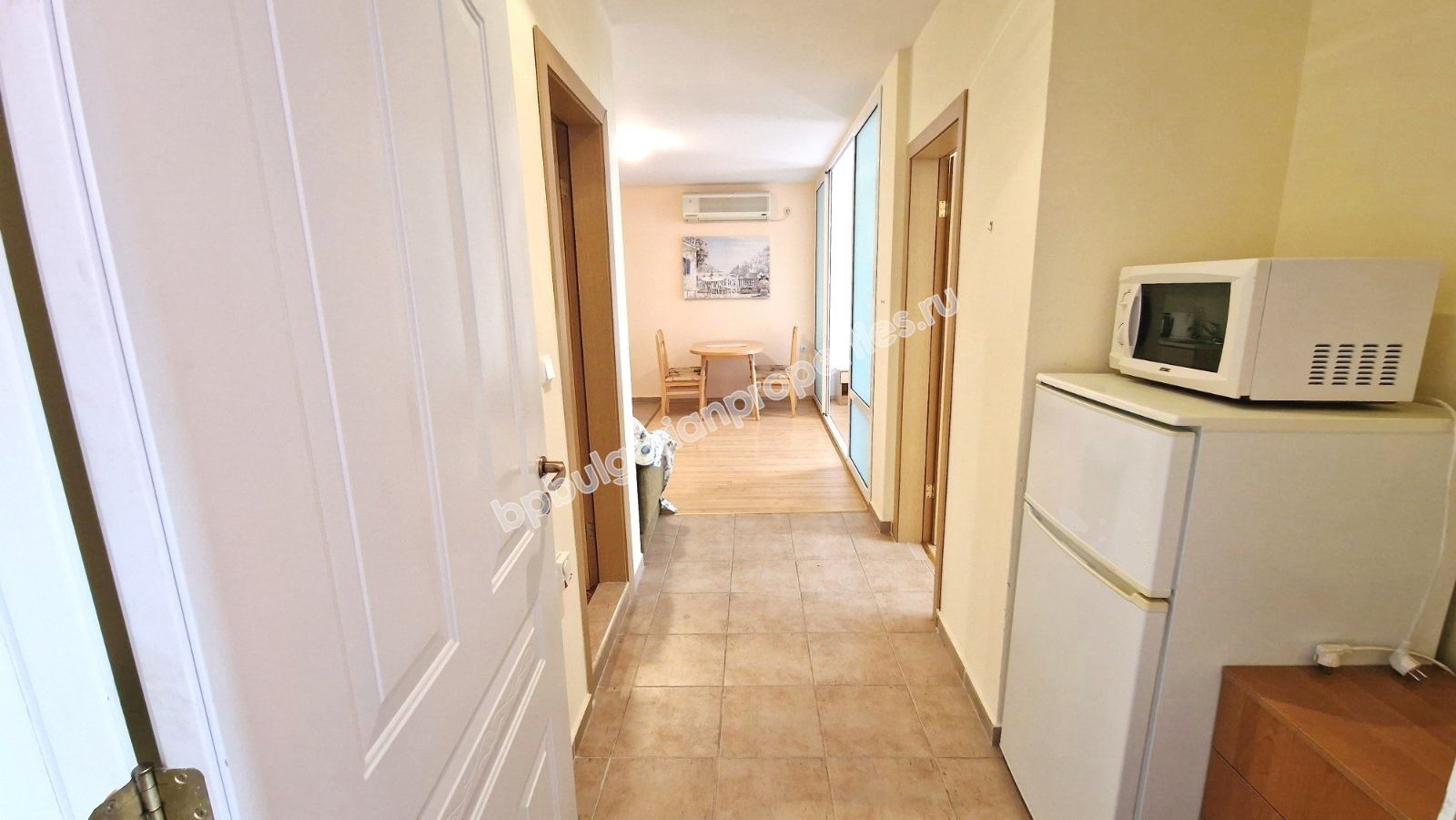 Трехкомнатная меблированная квартира в закрытом комплексе близко от моря Трехкомнатная меблированная квартира в закрытом комплексе близко от моря