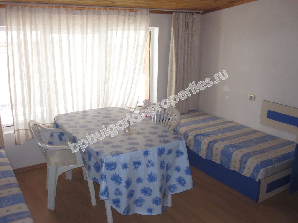 Двукомнатная меблированная квартира на продажу в курорте Святой Влас Двукомнатная меблированная квартира на продажу в курорте Святой Влас