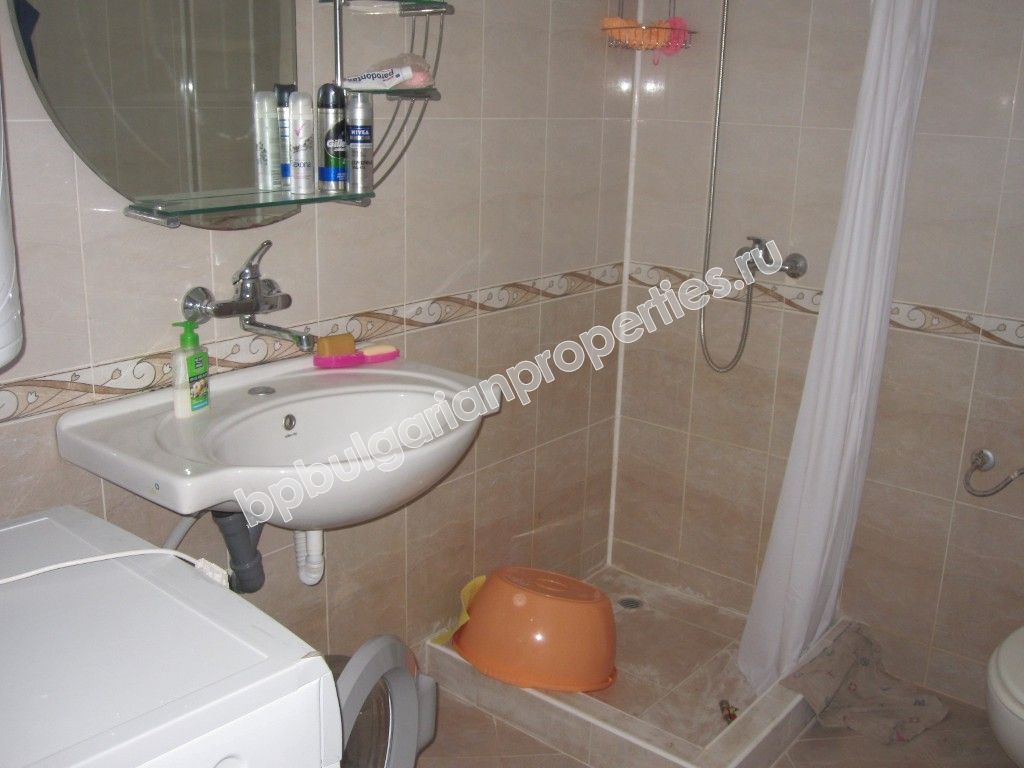 Двукомнатная меблированная квартира на продажу в курорте Святой Влас Двукомнатная меблированная квартира на продажу в курорте Святой Влас