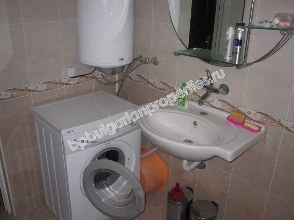 Двукомнатная меблированная квартира на продажу в курорте Святой Влас Двукомнатная меблированная квартира на продажу в курорте Святой Влас