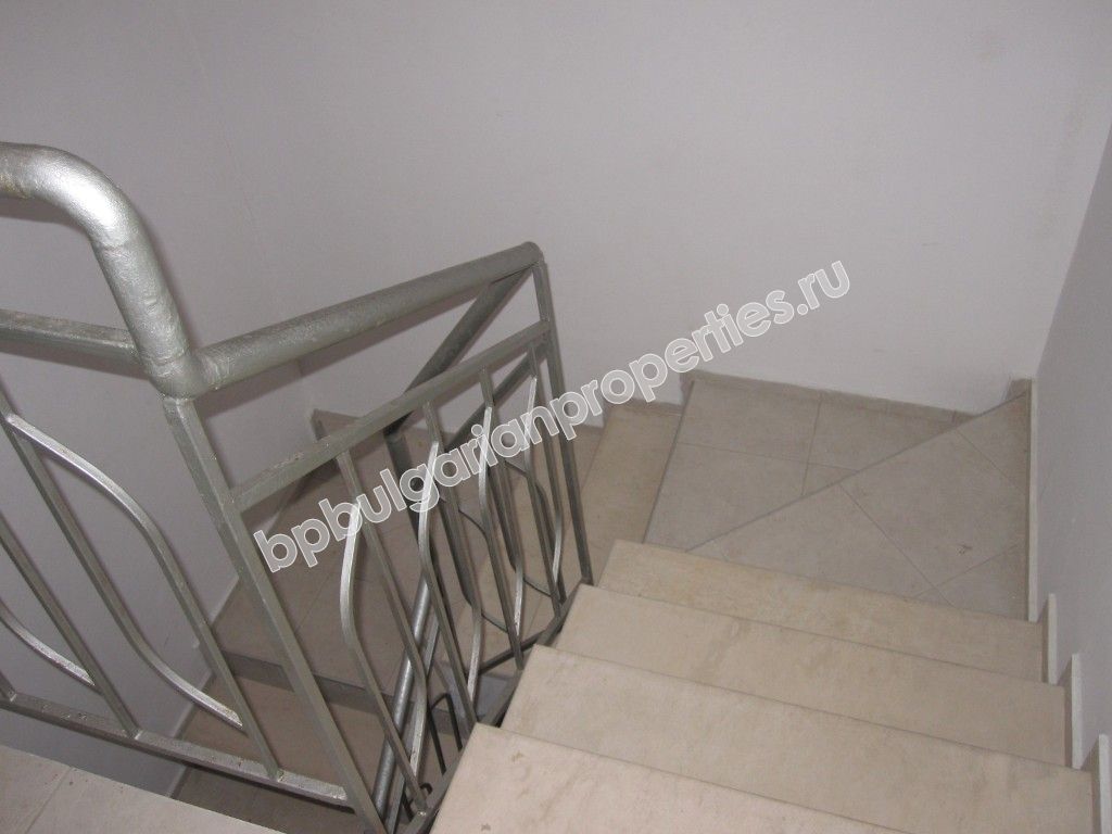 Двукомнатная меблированная квартира на продажу в курорте Святой Влас Двукомнатная меблированная квартира на продажу в курорте Святой Влас