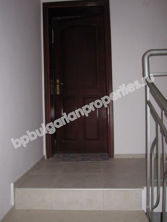 Двукомнатная меблированная квартира на продажу в курорте Святой Влас Двукомнатная меблированная квартира на продажу в курорте Святой Влас