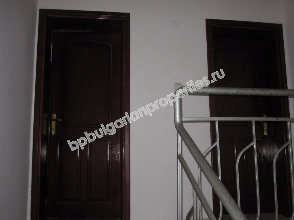 Двукомнатная меблированная квартира на продажу в курорте Святой Влас Двукомнатная меблированная квартира на продажу в курорте Святой Влас