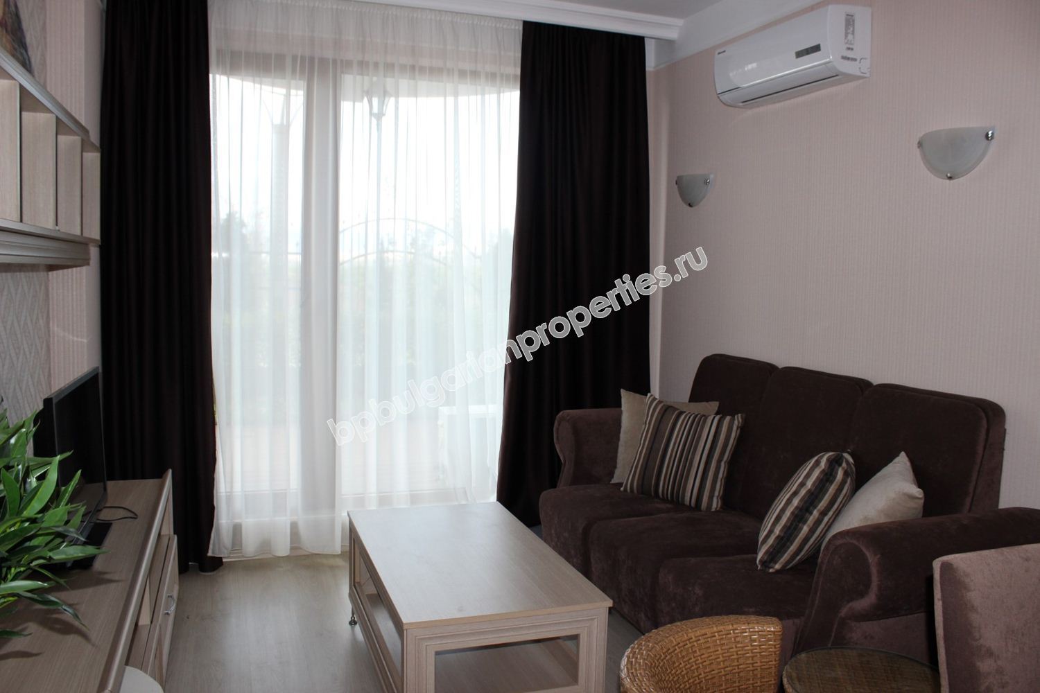 Люксозный односпальный апартамент на продажу в к.к. Солнечный Берег