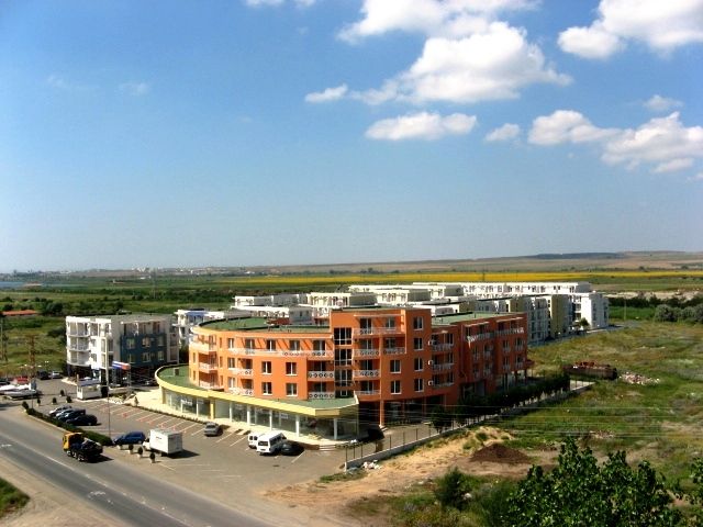 Двухкомнатная квартира на продажу в курорте Солнечный Берег