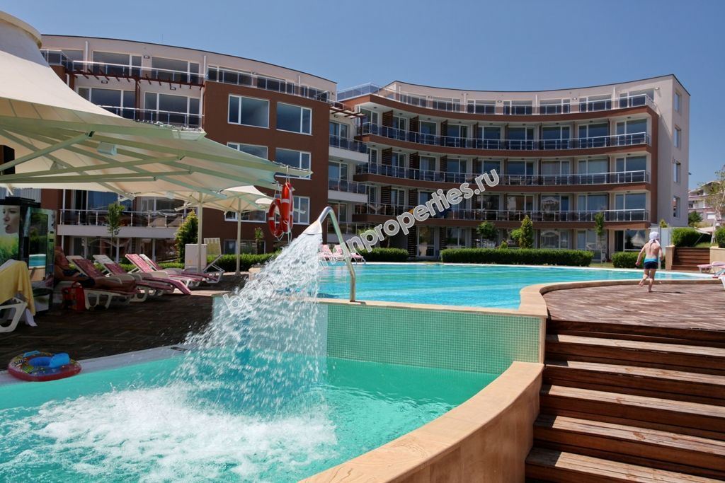 Люксовая двухкомнатная квартира близко к пляжу на продажу в городе Черноморец