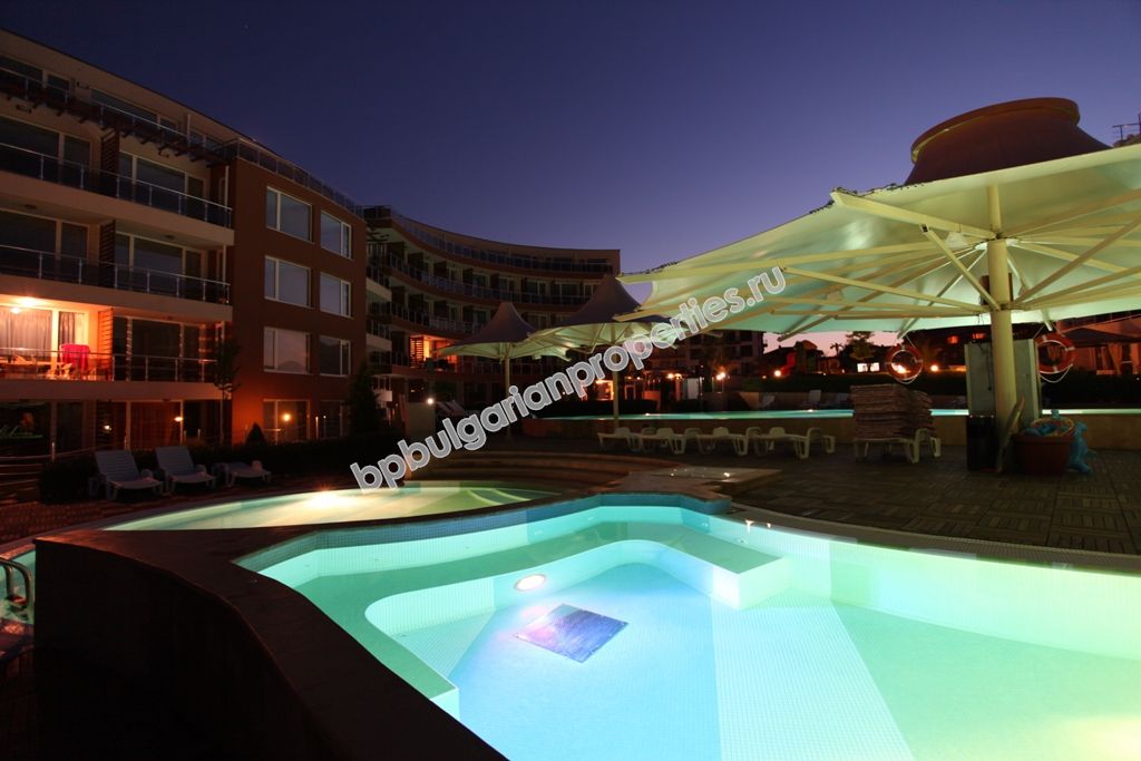 Люксовая двухкомнатная квартира близко к пляжу на продажу в городе Черноморец