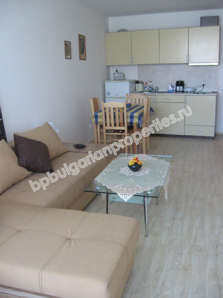 Люксовая двухкомнатная квартира близко к пляжу на продажу в городе Черноморец