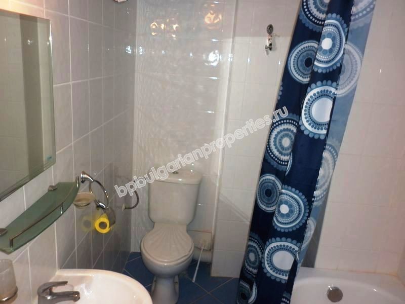 Меблированная двухкомнатная квартира на продажу близко к пляжу в курорте Солнечный Берег