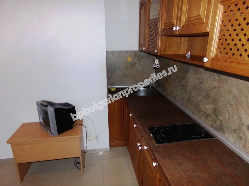 Меблированная двухкомнатная квартира на продажу близко к пляжу в курорте Солнечный Берег